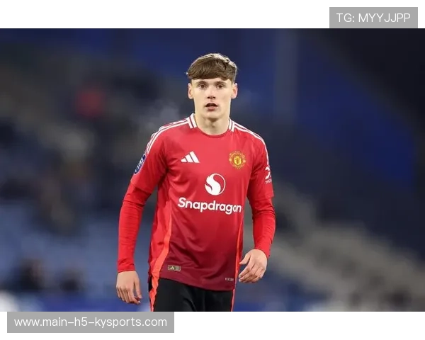 曼联全员备战热刺，年轻球员展现出色能力